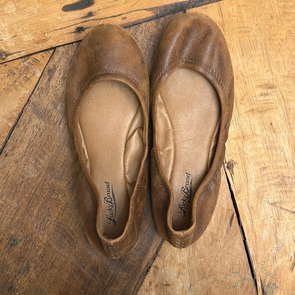 Lucky Brand brown ballet flats 
Gently used